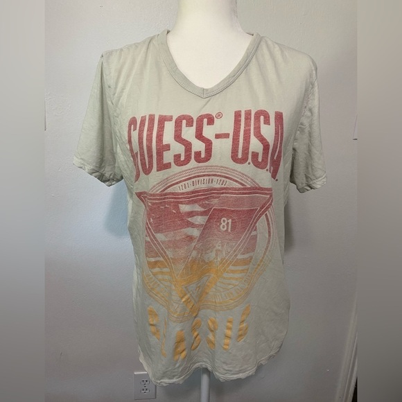 Guess vintage size M v neck graphic tee EUC - Picture 2 of 7